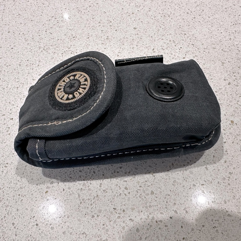 Kipling, accessory holder